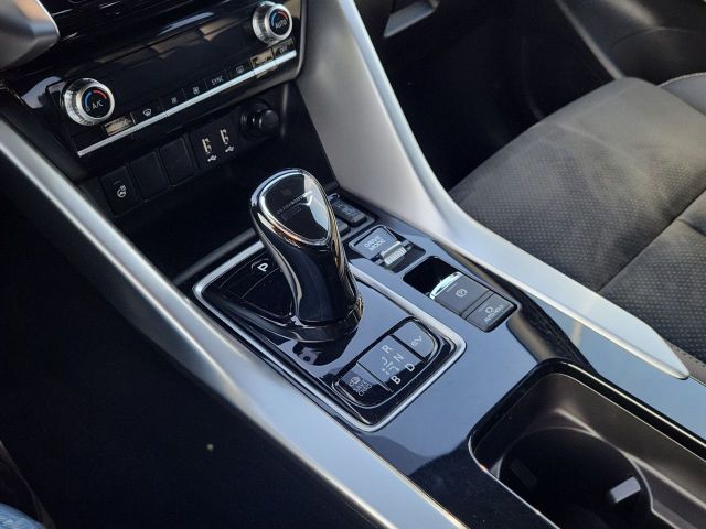 Eclipse Cross 2.4 Hybrid SELECT Black 4WD Navi