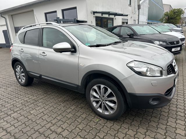 Nissan Qashqai Tekna / Pano/ Leder/AHK