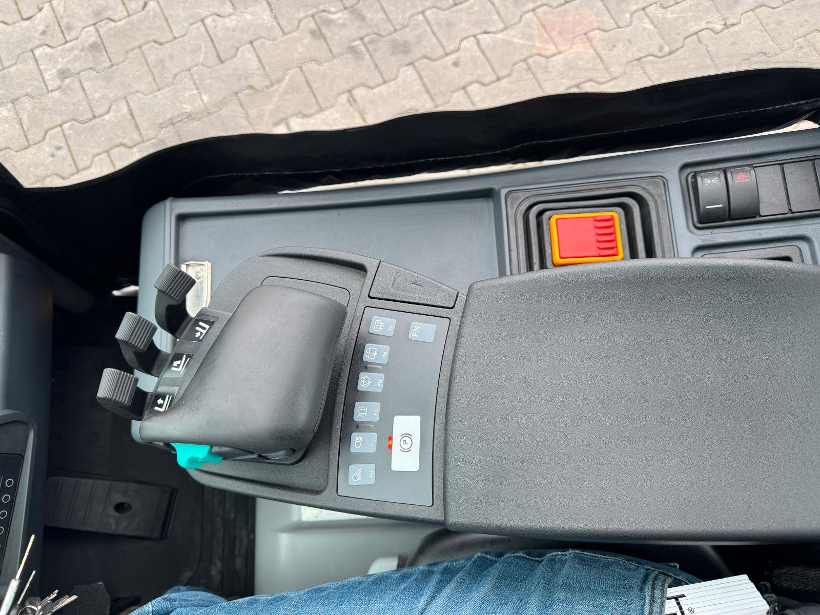 Fahrzeugabbildung Jungheinrich EFG 215 / Triplex: 4.25m! / SS / nur 2.819h!