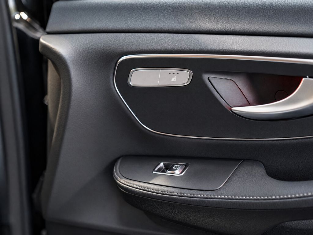 MERCEDES-BENZ V-Class 2025
