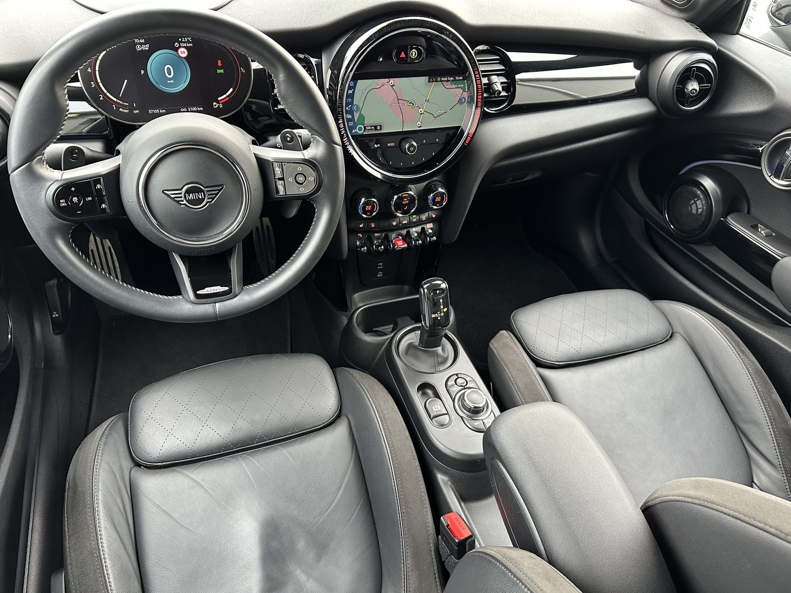 Fahrzeugabbildung MINI John Cooper Works Cabrio Sport-Aut. NAV+LED+KAM