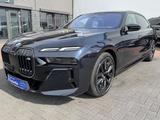 BMW M760 e xDrive *1. Hand *Pano *Massage *Fahrass. - gebrauchte BMW M760 aus dem Jahr 2024