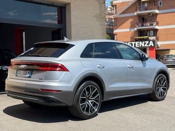 Audi Q8 - 6