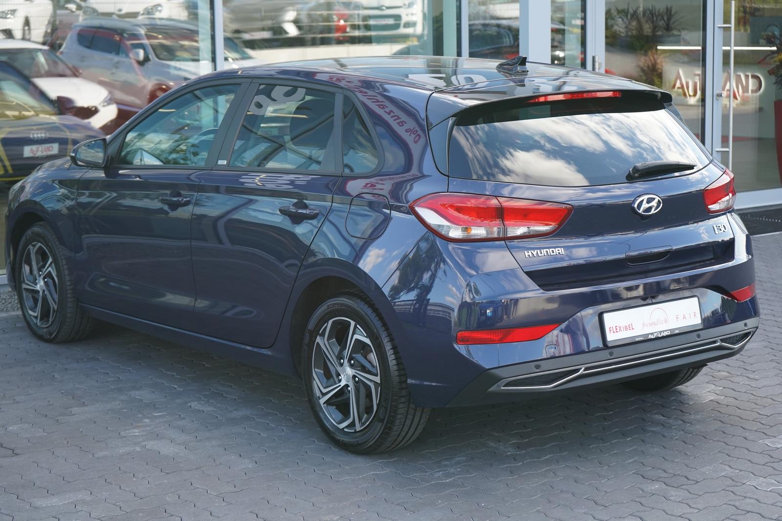 Hyundai i30 1.5 LED Navi Panorama Kamera Tempomat DAB