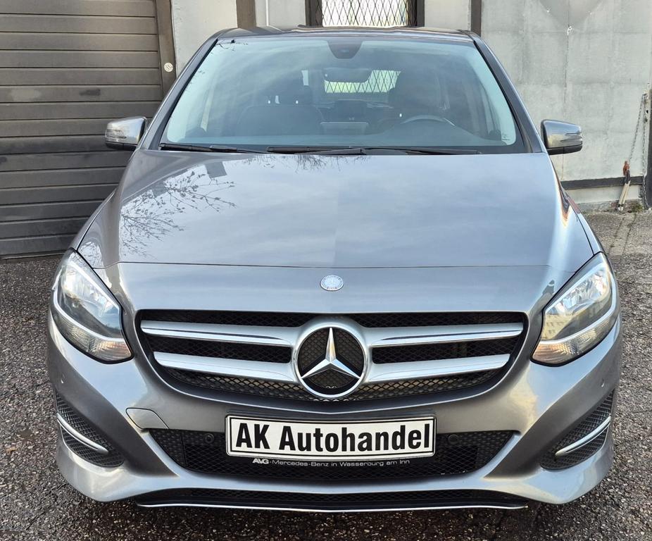 Mercedes-Benz B 180