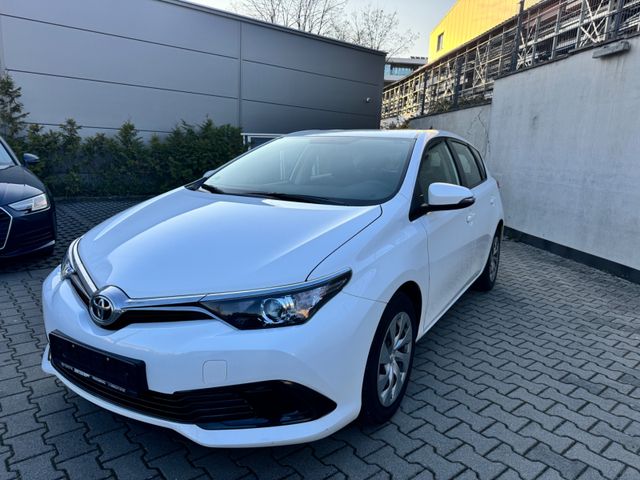 Toyota Auris Cool