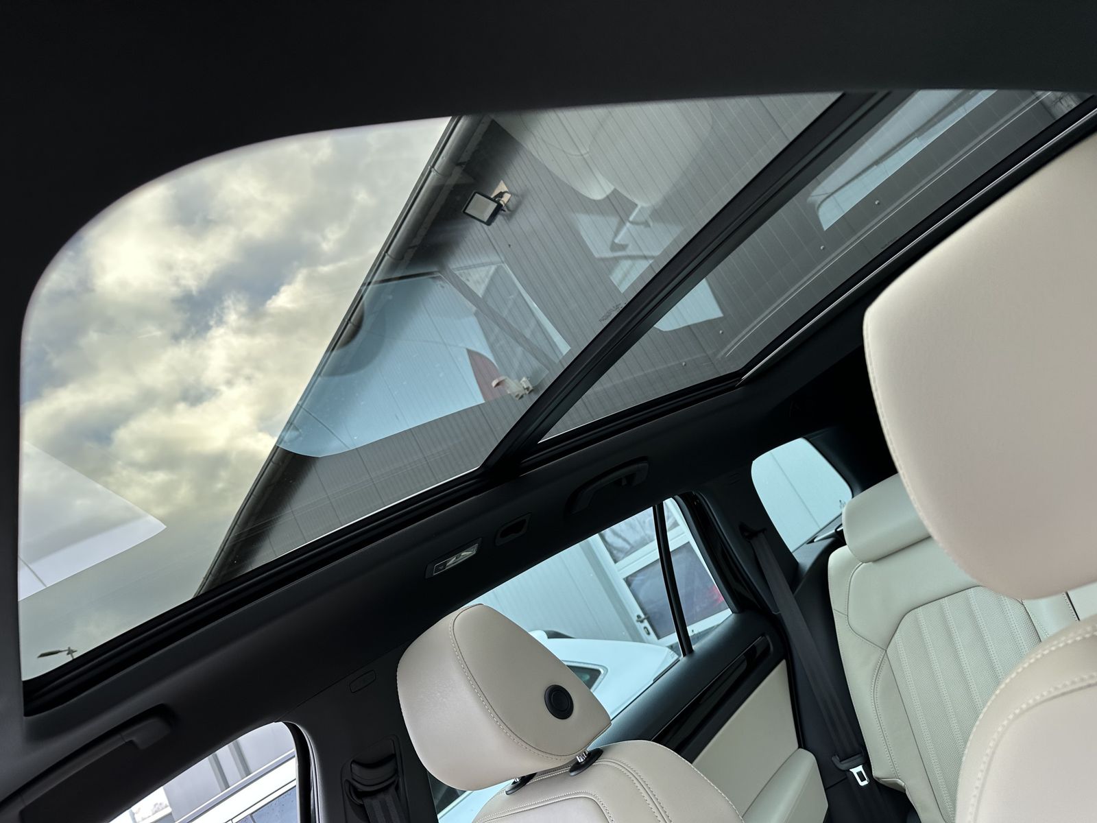 Fahrzeugabbildung SKODA Kodiaq 2.0 TDI 4x4 DSG L&K NAV+LED+PANO+360°+ACC