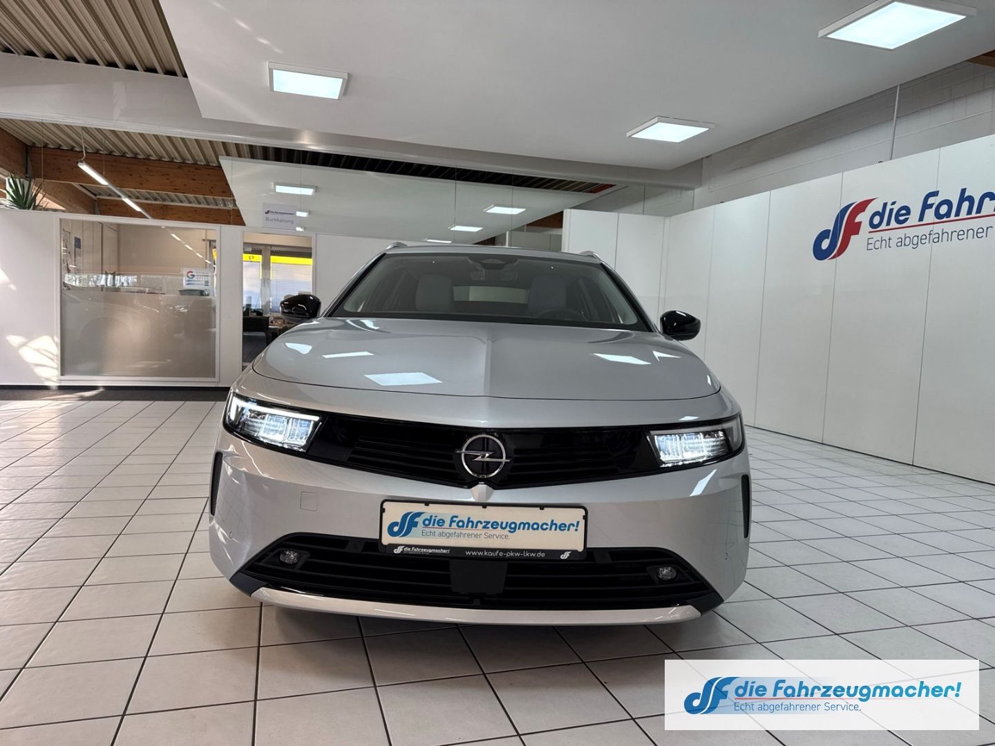 Fahrzeugabbildung Opel Astra L Sports Tourer Elegance Navi LED Apple Ca