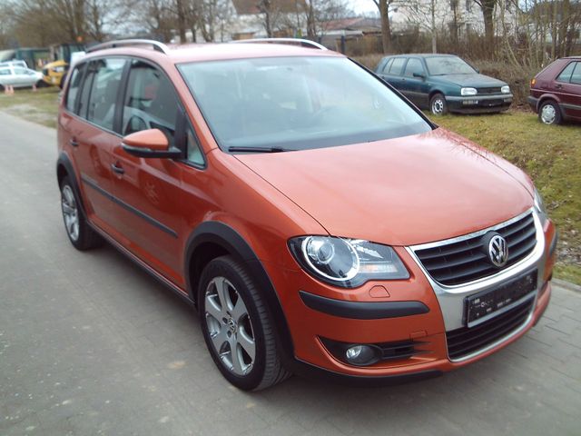 Volkswagen Touran CrossTouran - AHK - Klima - LM 17-Zoll