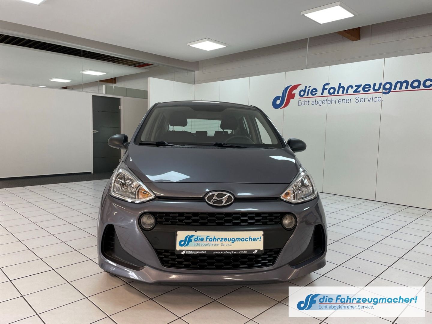 Fahrzeugabbildung Hyundai i10 Classic 1.0 Klima teilb.Rücksb AUX MP3 met.