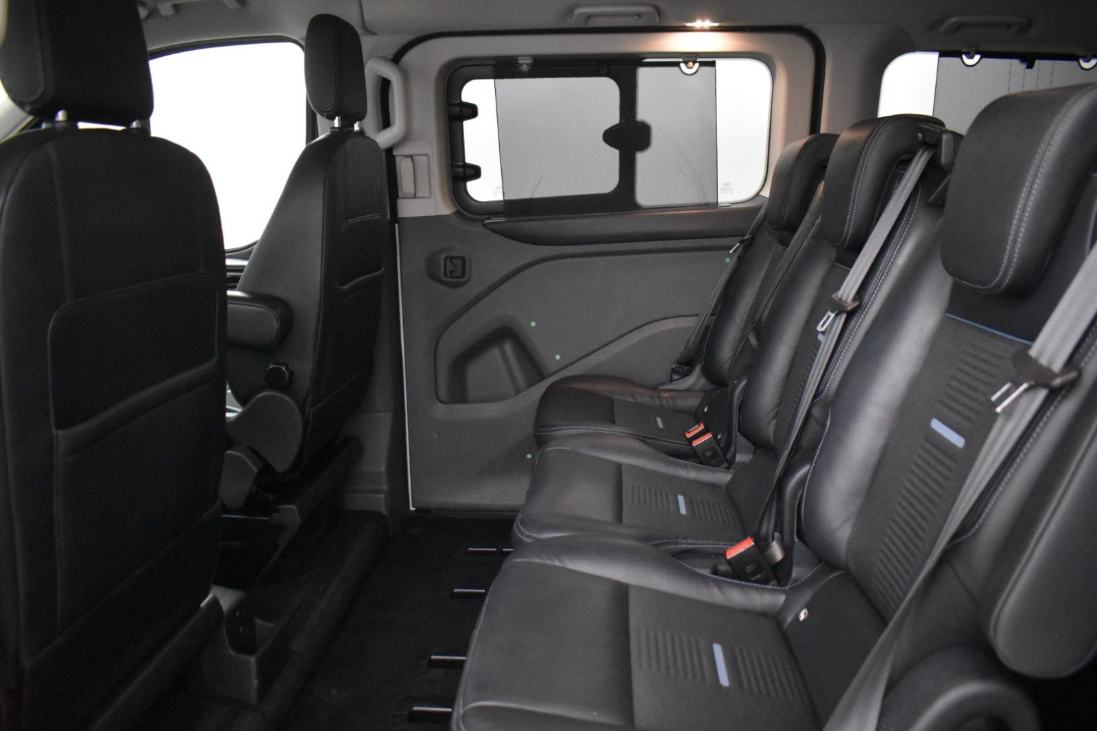FORD Tourneo Cust 320 Activ 8SI+NAV+XEN+SHZ+ACC+LEDER - Image 19