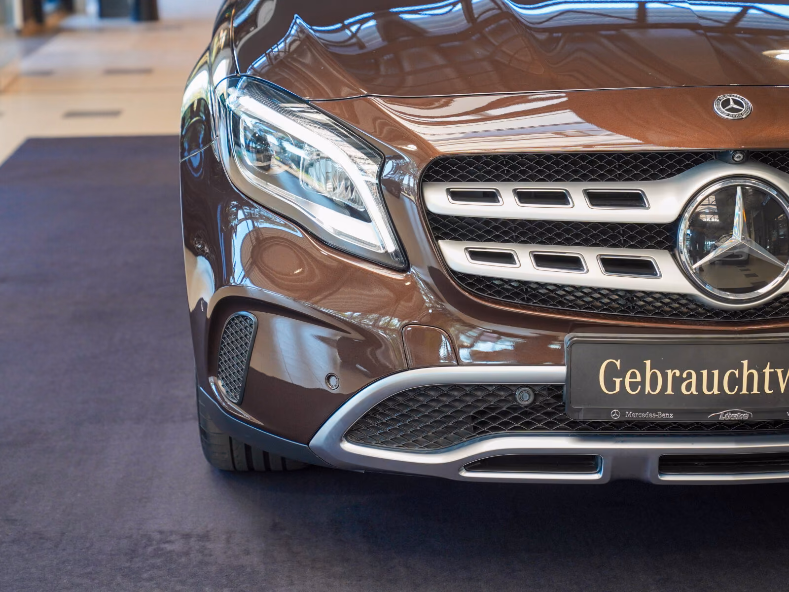 Mercedes-Benz GLA 220 4M Urban DISTRONIC 360° AHK KEYLESS LED