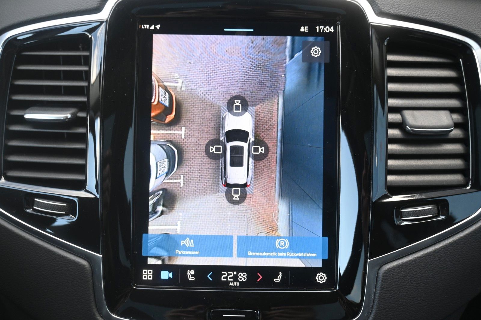 Fahrzeugabbildung Volvo XC90 B5D AWD Ultimate Bright*LED*PANO*STHZ*B&W*