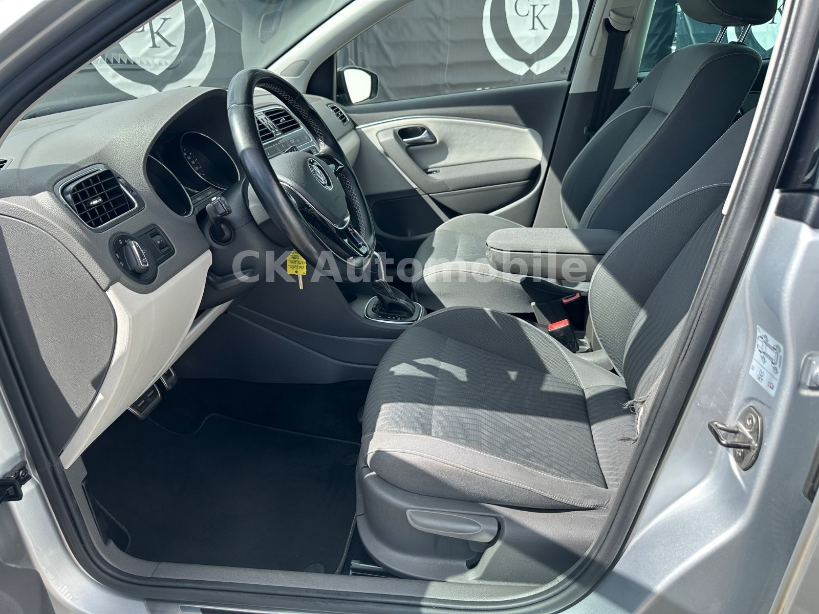 Fahrzeugabbildung Volkswagen Polo V Fresh 1.2 TSI DSG/Klimaanlage/SHZ/PDC
