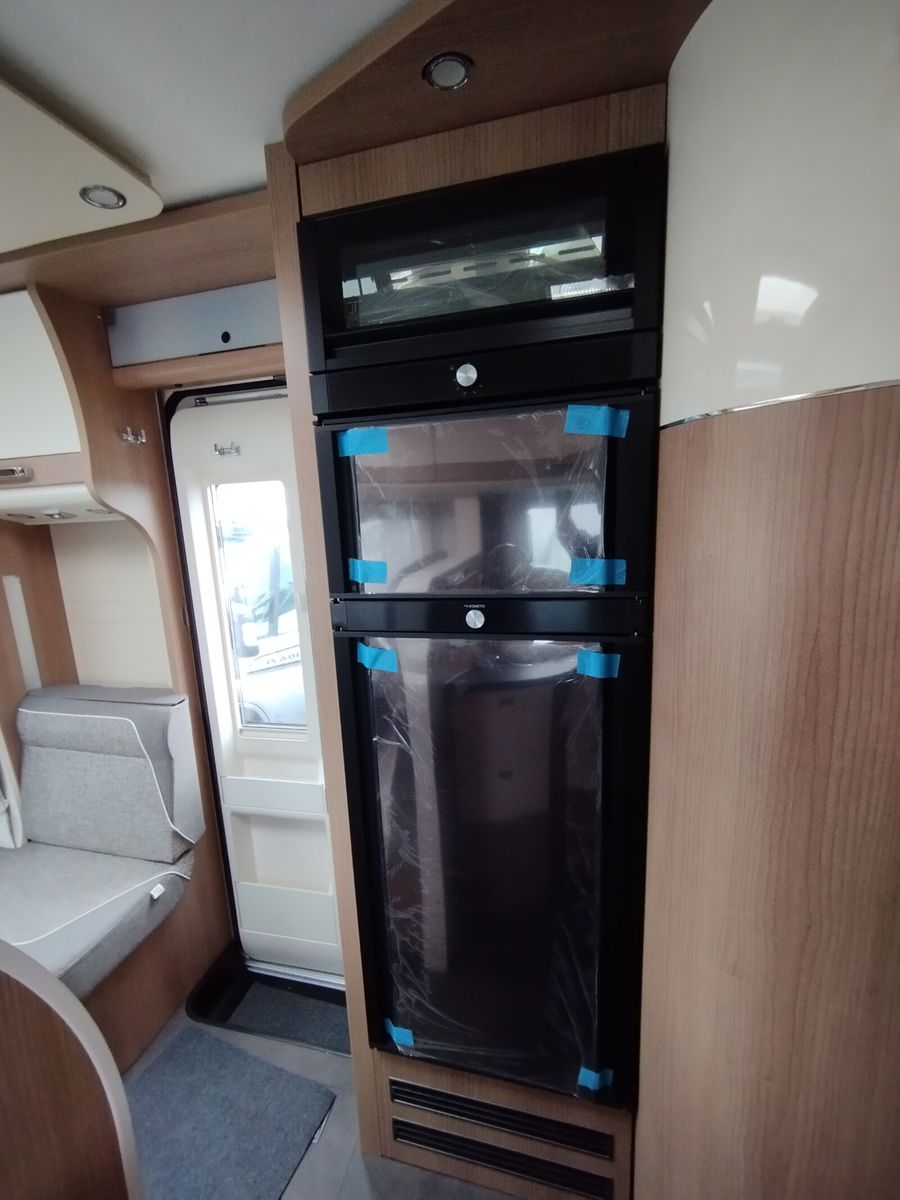 Fahrzeugabbildung Malibu T 490 RB LE comfort Mercedes,Distronic,LED,Autom