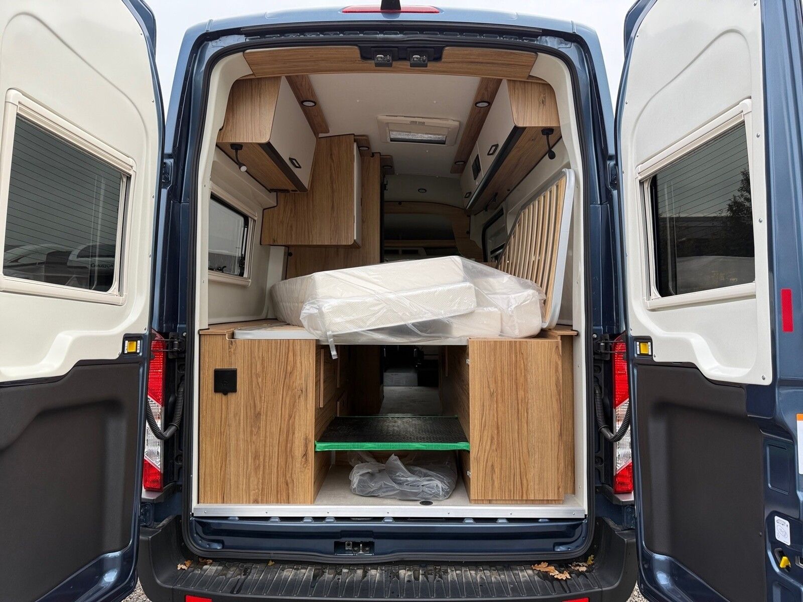 Fahrzeugabbildung Karmann Dexter 4x4 DE 570 AW Klima, RFK, El. Trittstufe