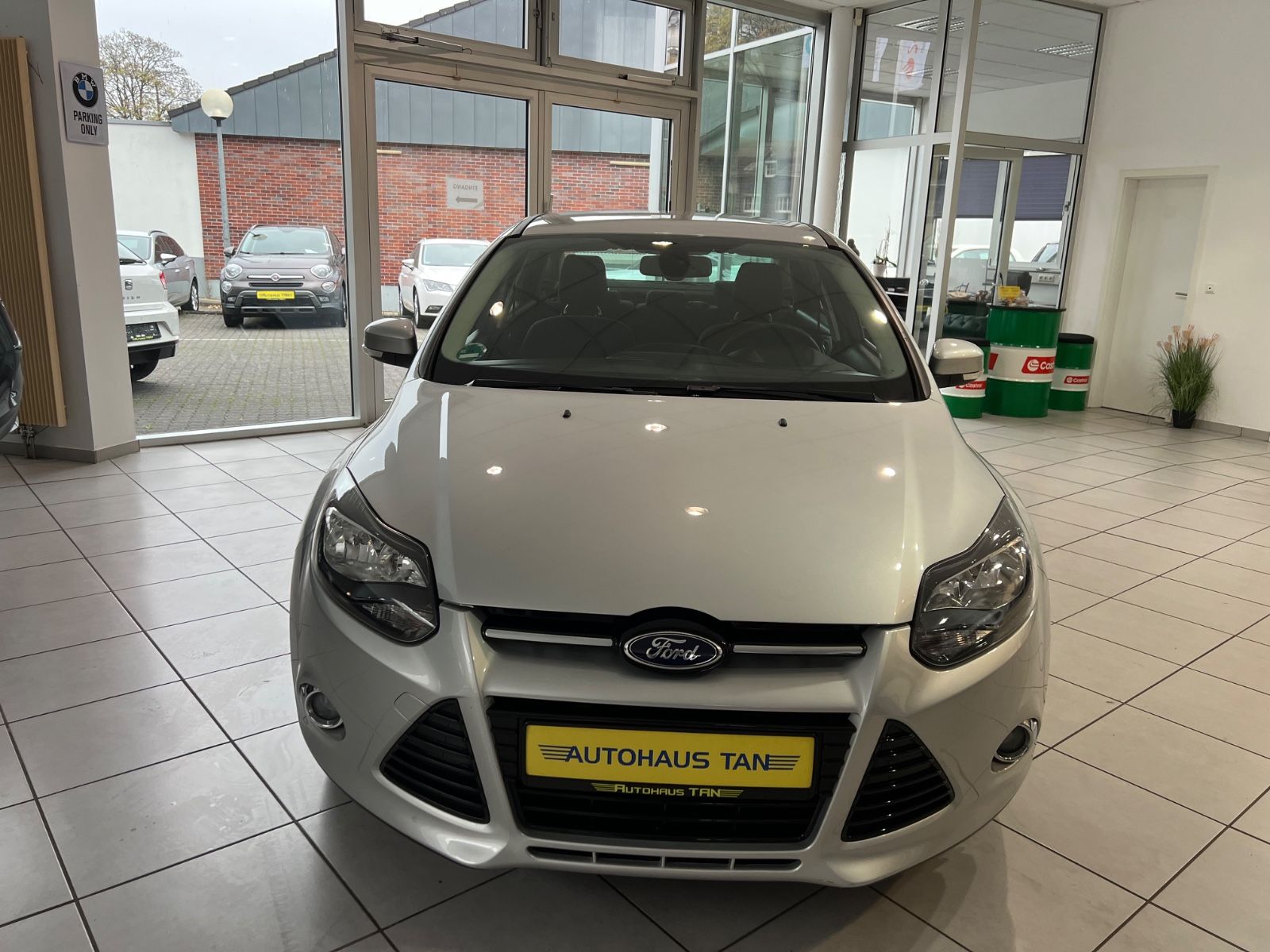 Fahrzeugabbildung Ford Focus Lim. 1.6 Titanium * AUTOMATIK *