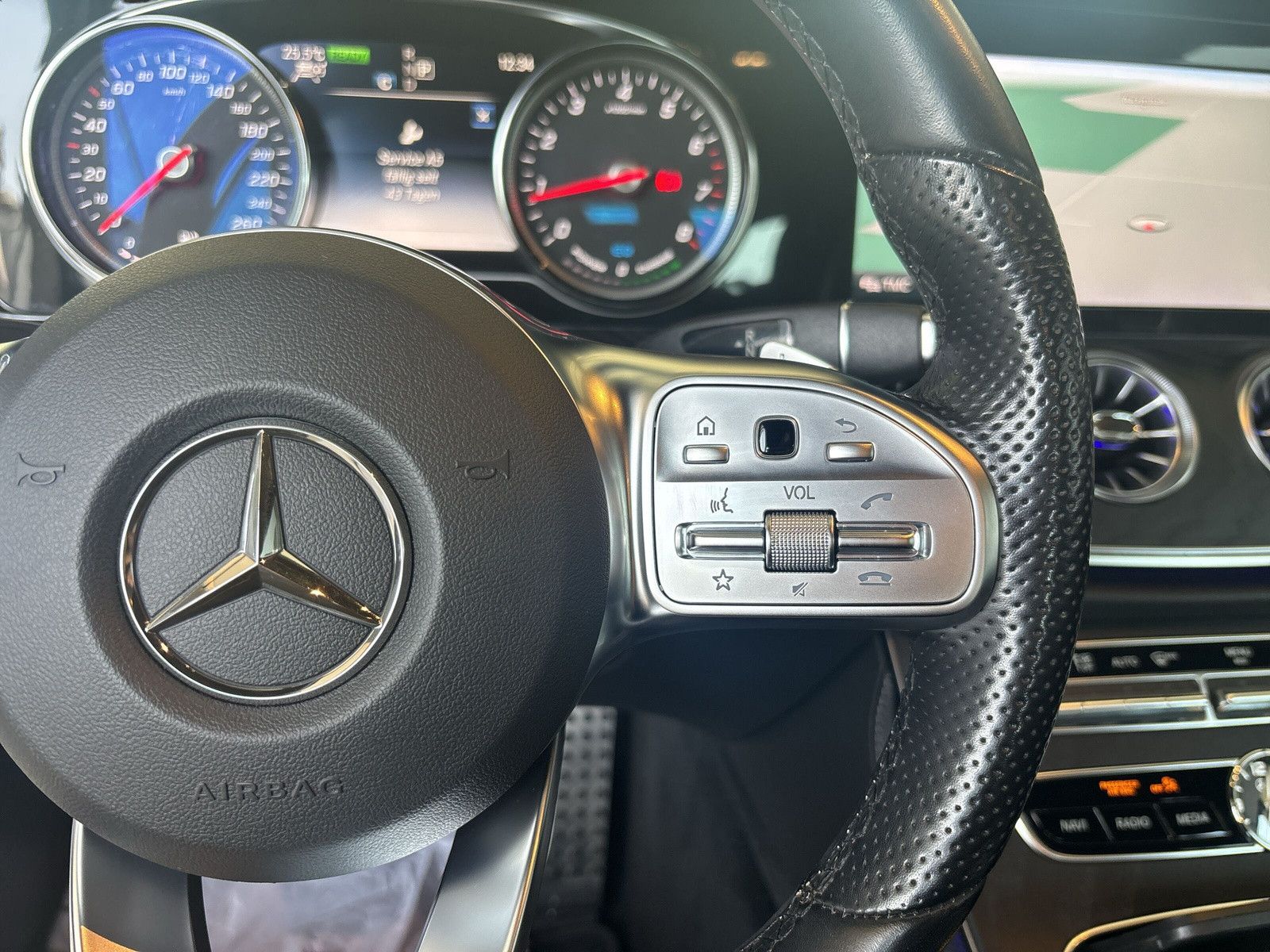 Mercedes-Benz E 200 Cabrio 4Matic Leder Standheizung Nightpak. foto 19