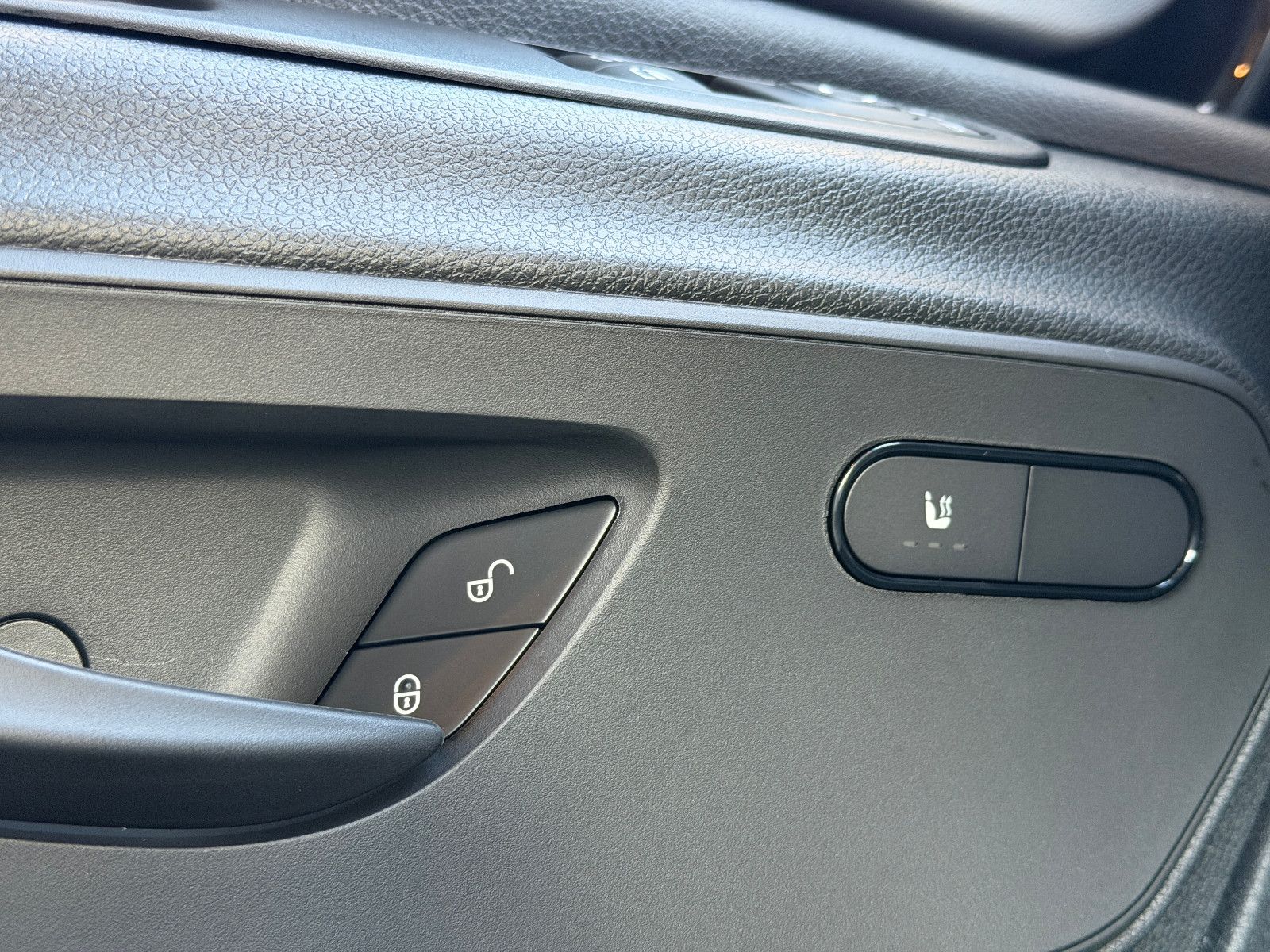 Fahrzeugabbildung HYMER / ERIBA / HYMERCAR Grand Canyon S - MB 600 SD- 4x4- 11.496€ sparen!