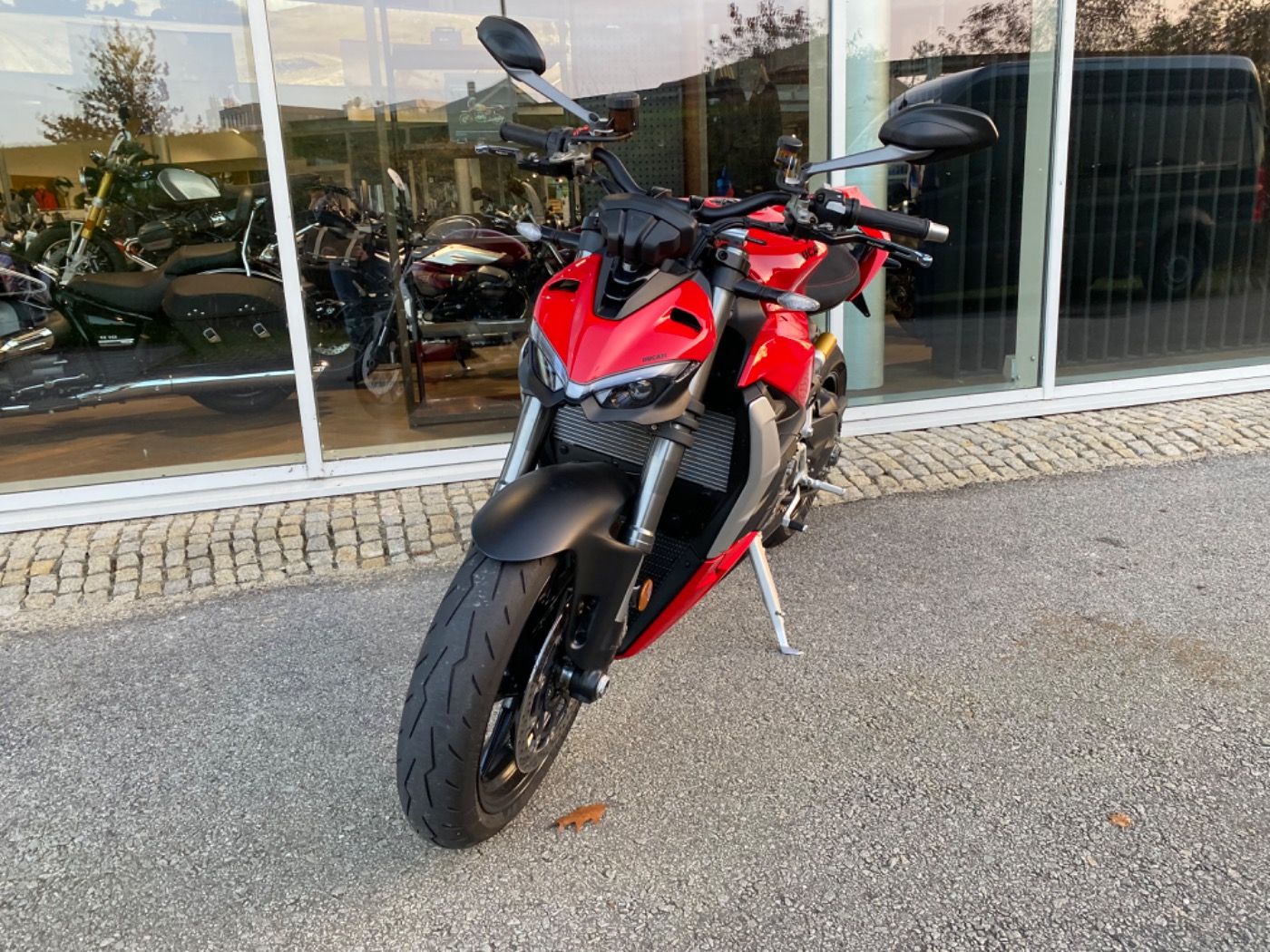 Fahrzeugabbildung Ducati Streetfighter V2