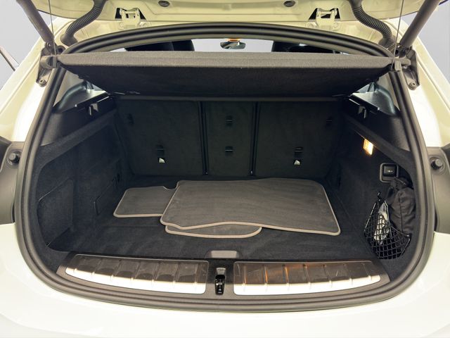 Fahrzeugabbildung BMW X2 sDrive 18i Automatik+LED+Navi+Pano+Kamera+DAB