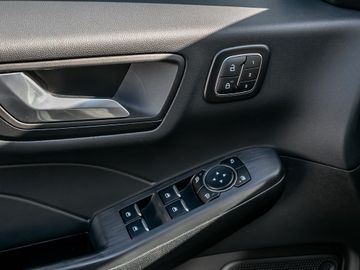 Ford Kuga 2.5 Plug-In Hybrid ST-Line X Fahrerassi.