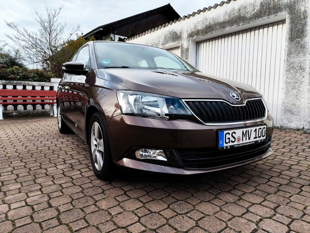 Skoda Fabia 1.2l TSI 66kW TÜV Winterreifen SHZ