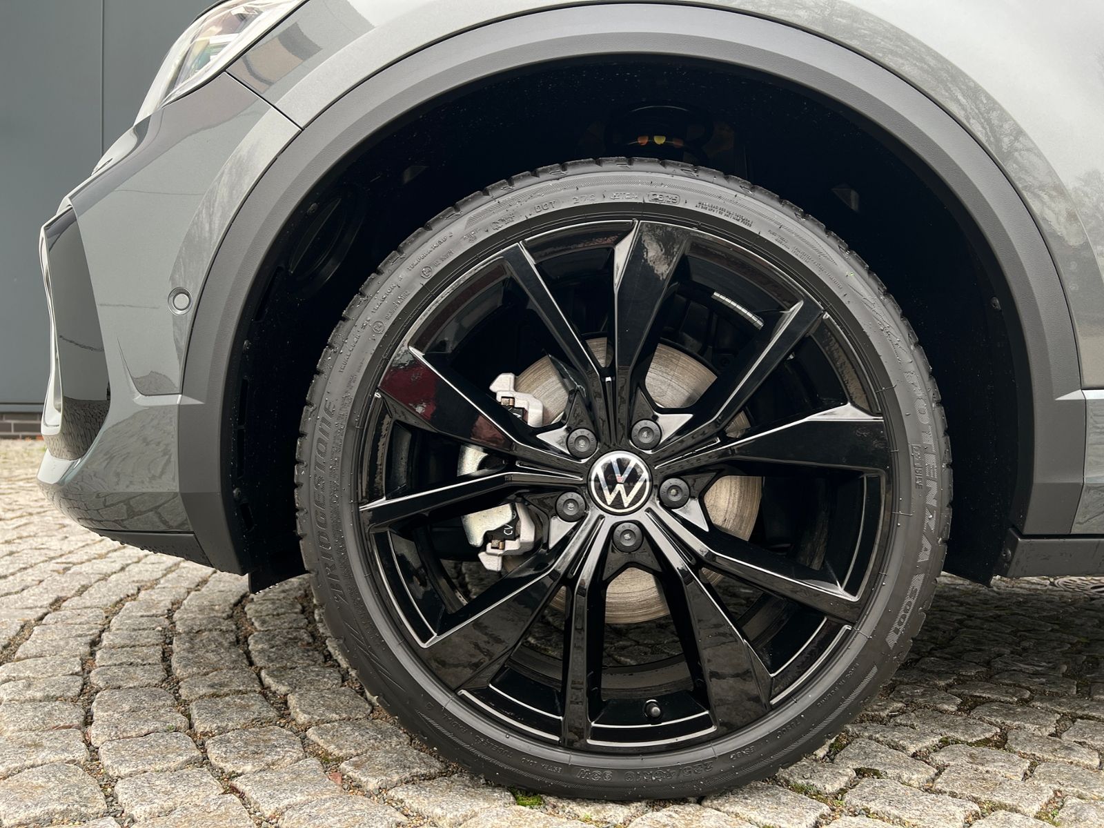 Fahrzeugabbildung Volkswagen T-Roc R-Line 1.5 TSI DSG *Black Style, Pano, 19"