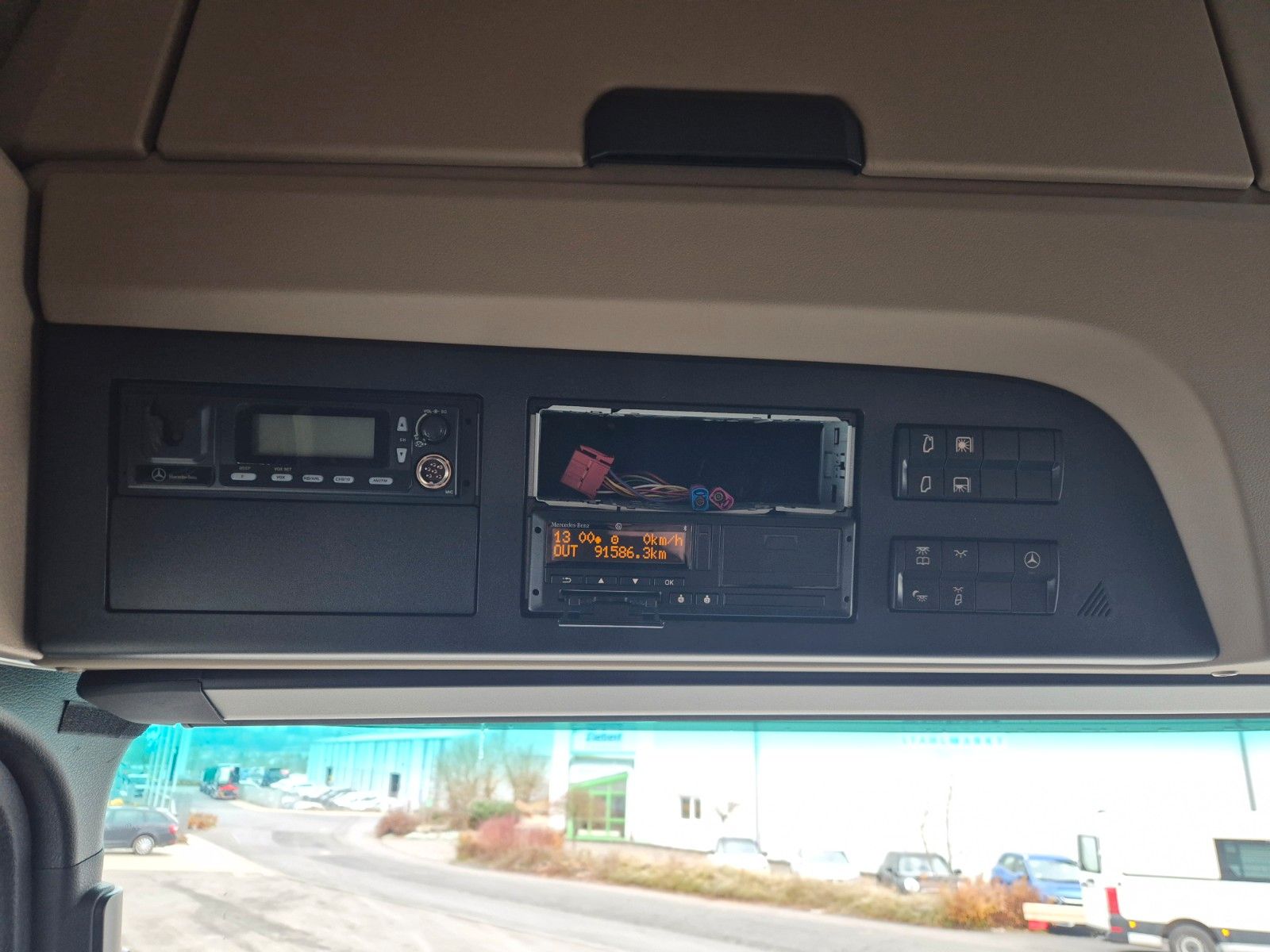 Fahrzeugabbildung Mercedes-Benz Actros 1848 LS Öl-Retarder Standklima BigSpace