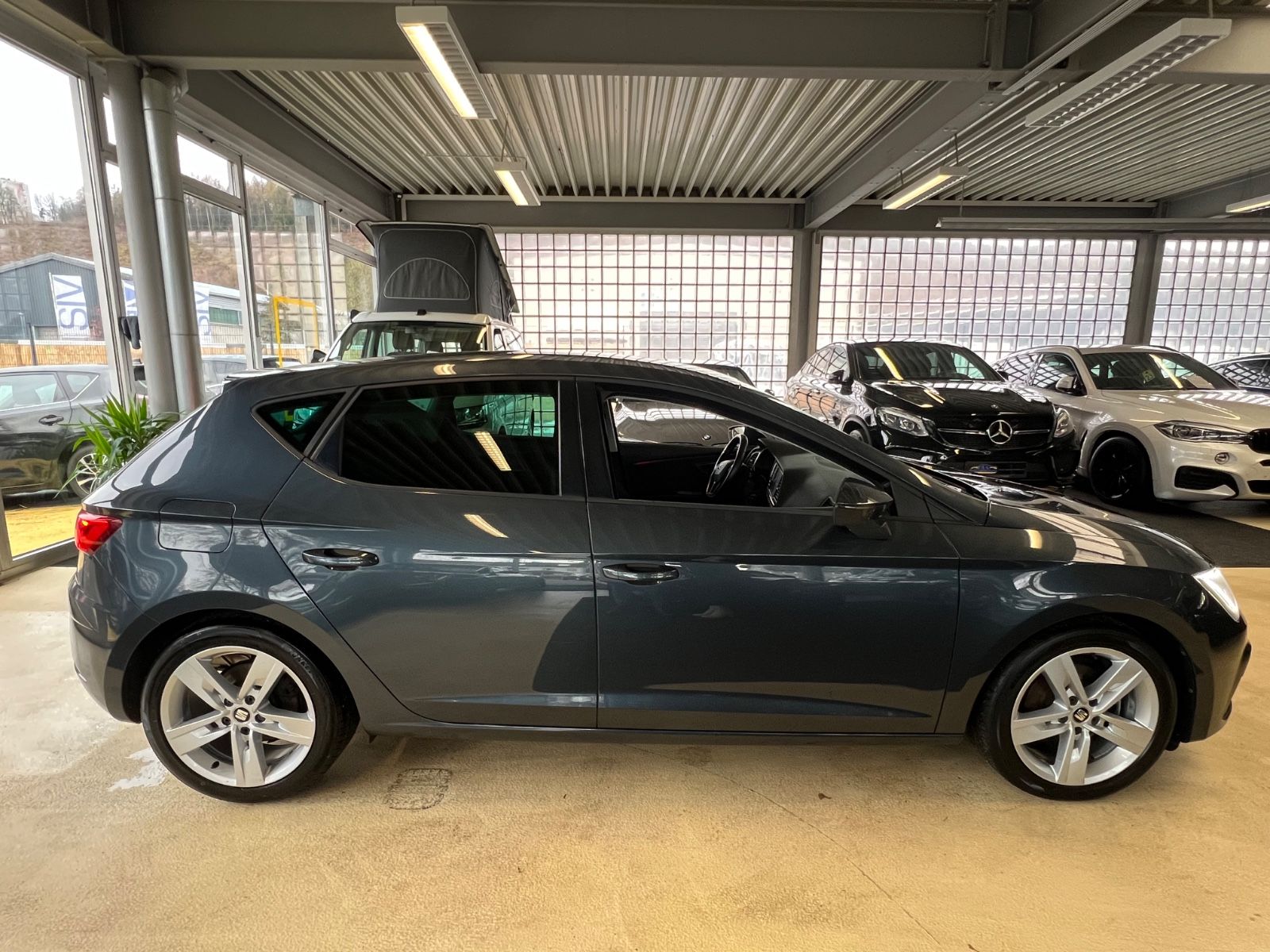 Fahrzeugabbildung SEAT Leon FR 1.5 TSI * AUTOMATIK *LED*
