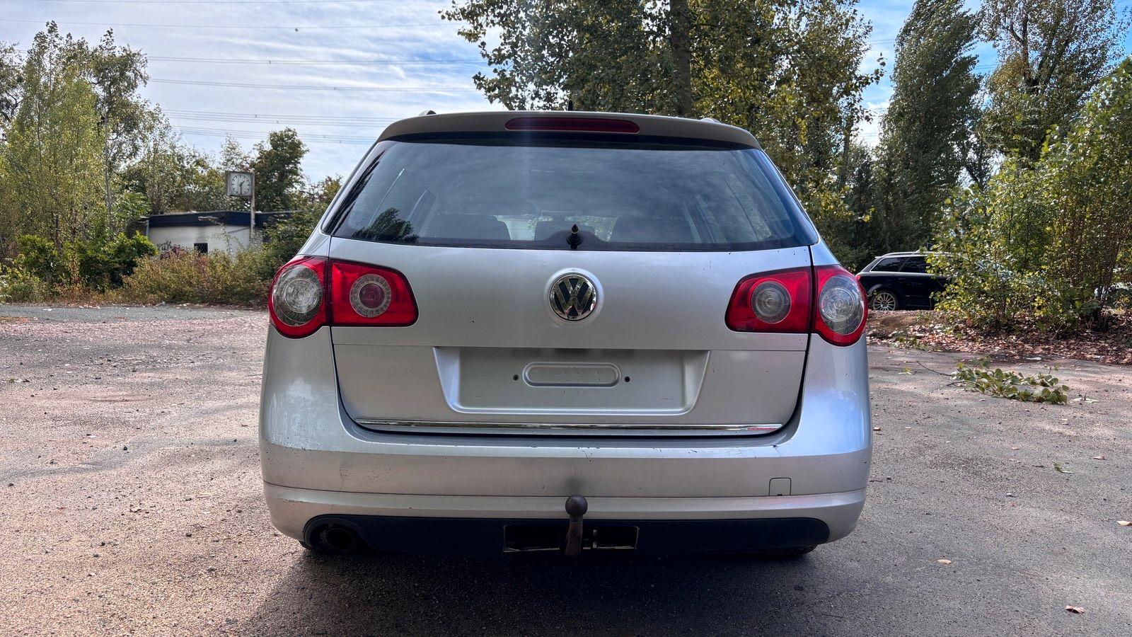 Volkswagen Passat 2010 — photo 8