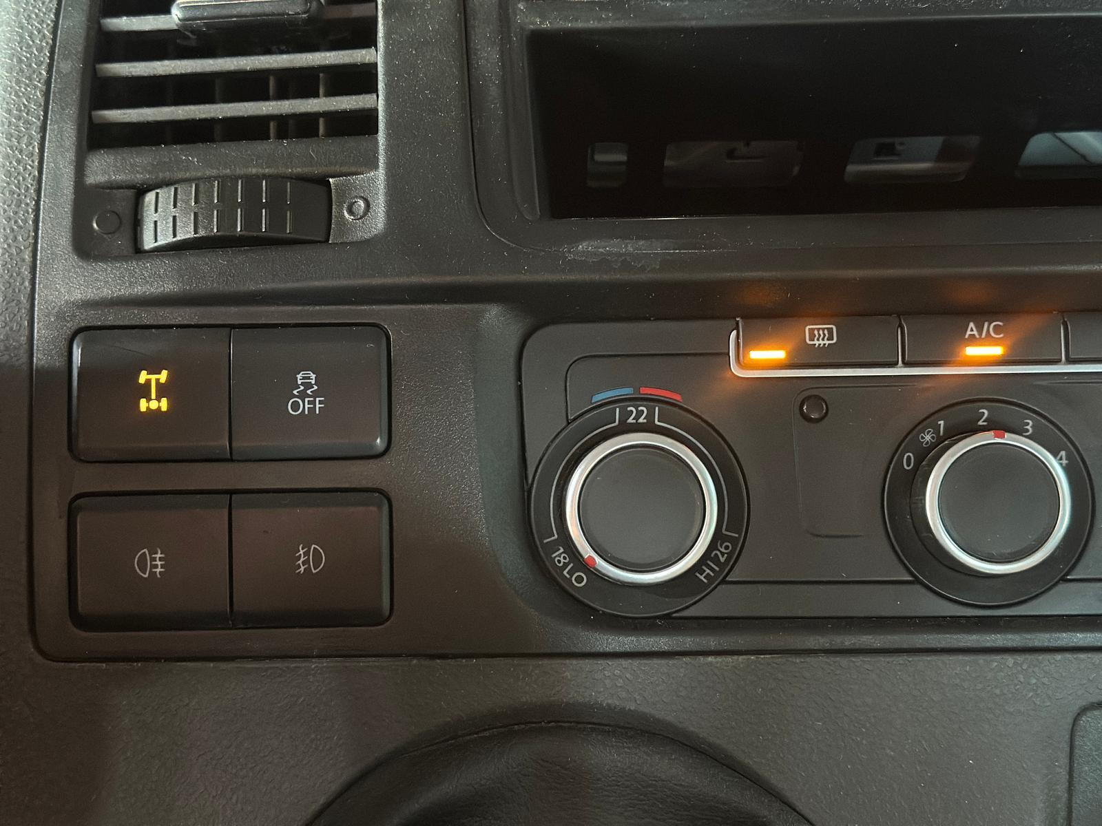 Volkswagen T5 WIDDER 4MOTION KURZ SEIKEL ROCKTON BUNDESWEHR