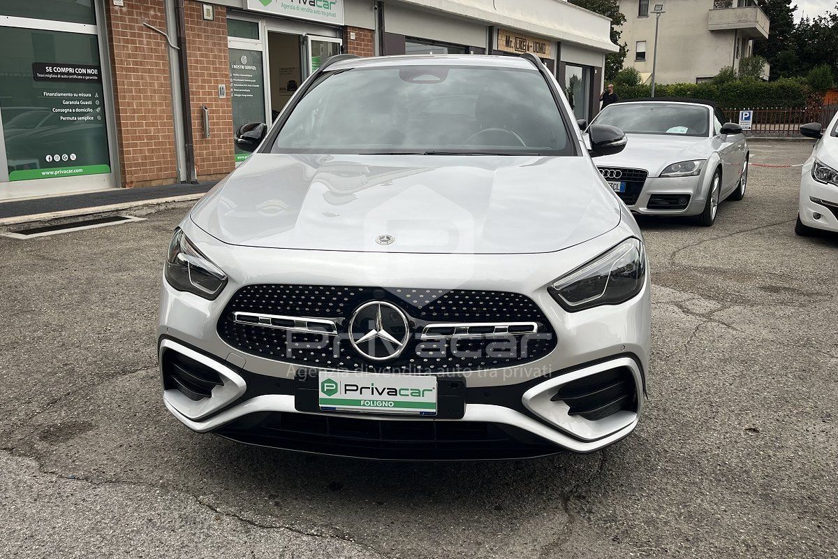 Mercedes-Benz MERCEDES GLA 200 d Automatic AMG Line Premium imagem 2