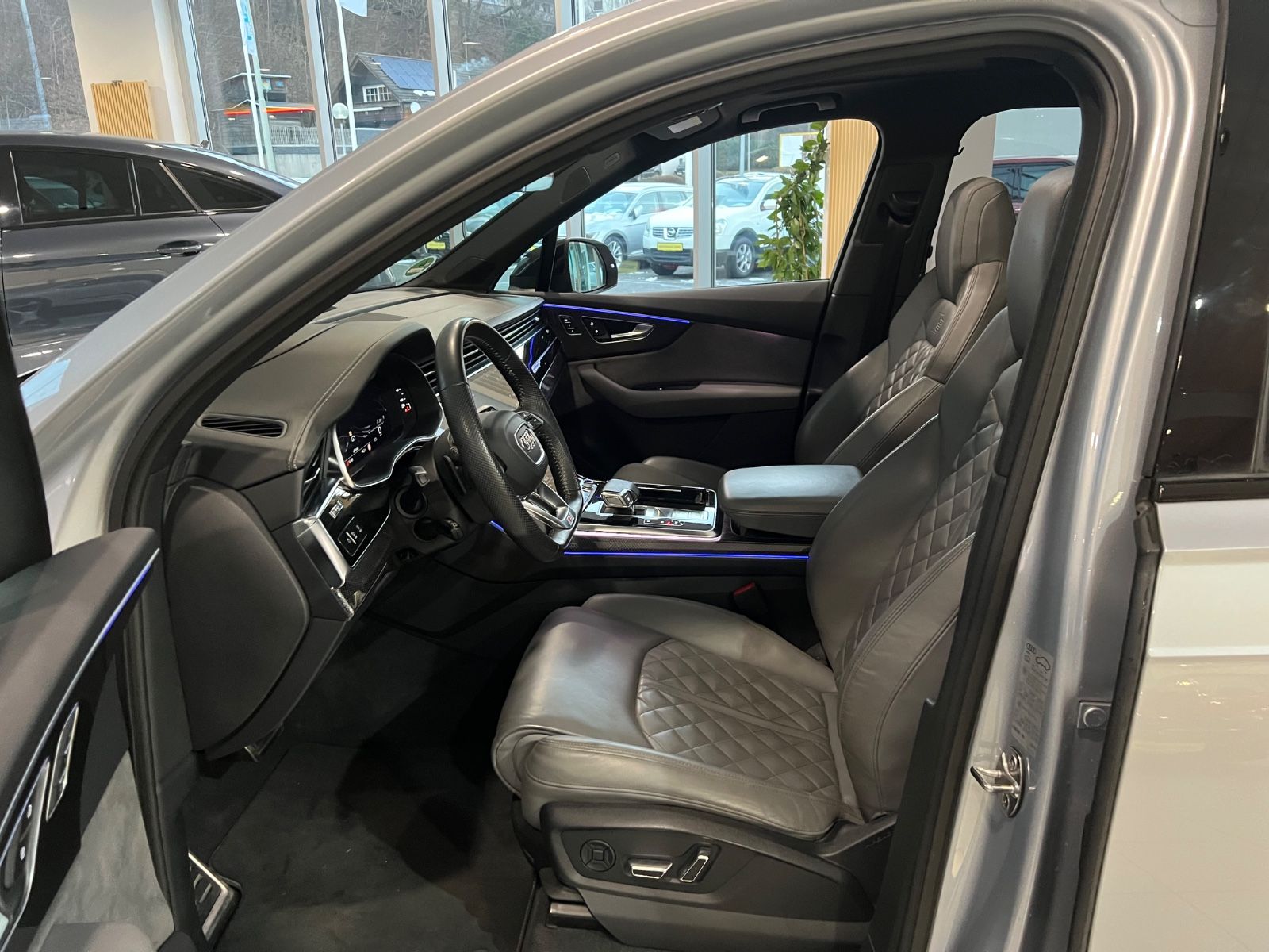 Fahrzeugabbildung Audi SQ7 4.0 TDI quattro*Head-Up * 7.SITZER*