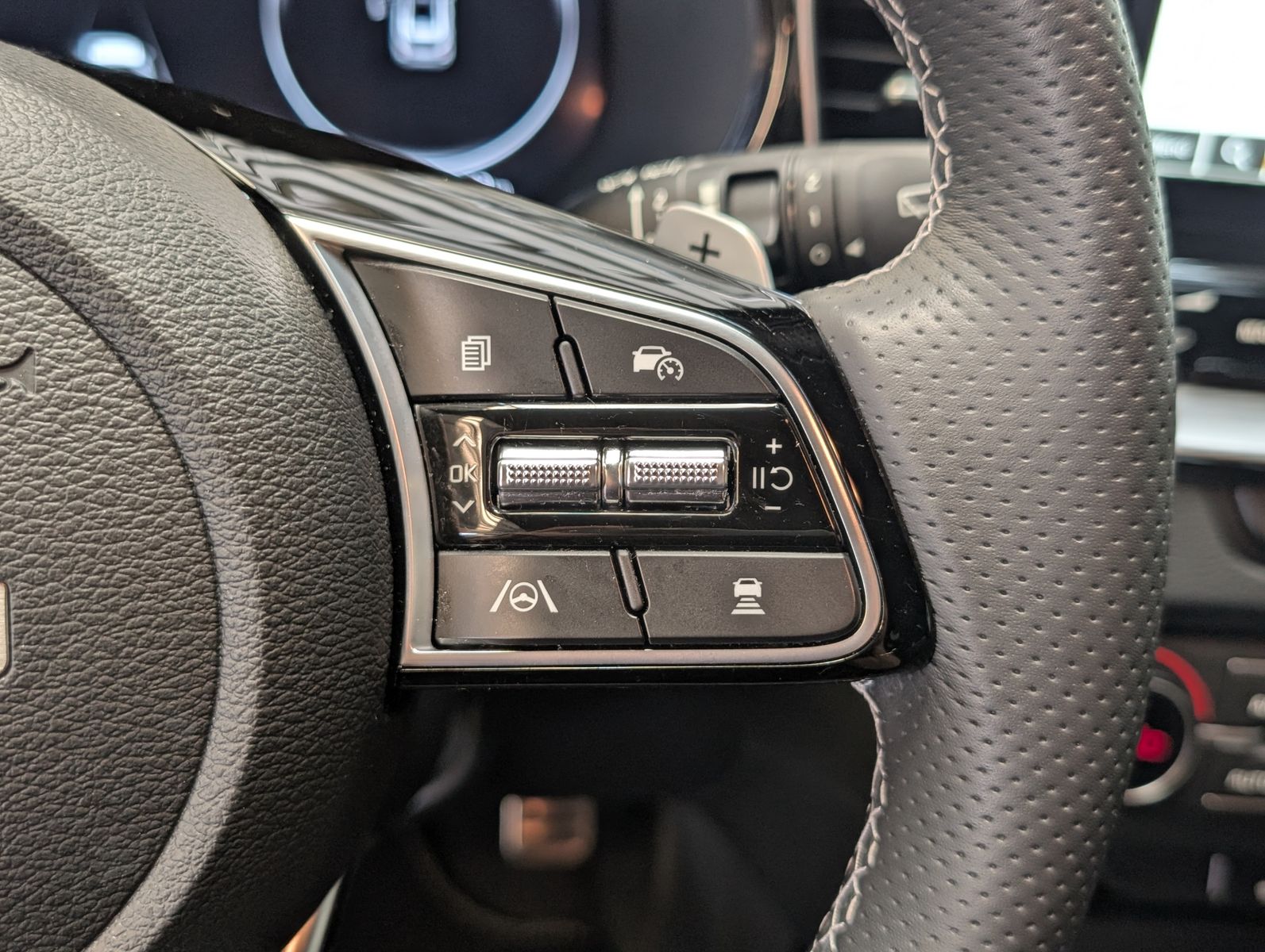Fahrzeugabbildung Kia cee'd / Ceed GT Line LED JBL ACC KAM 7-JAHRE GAR