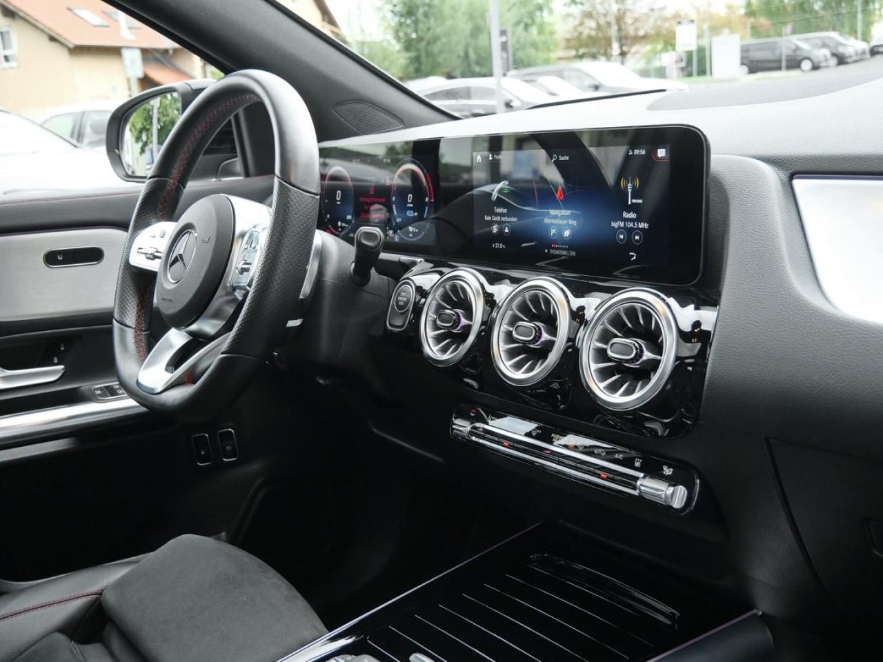 Mercedes-Benz GLA 250 e AMG Night Panorama Distronic 360° HUD foto 15