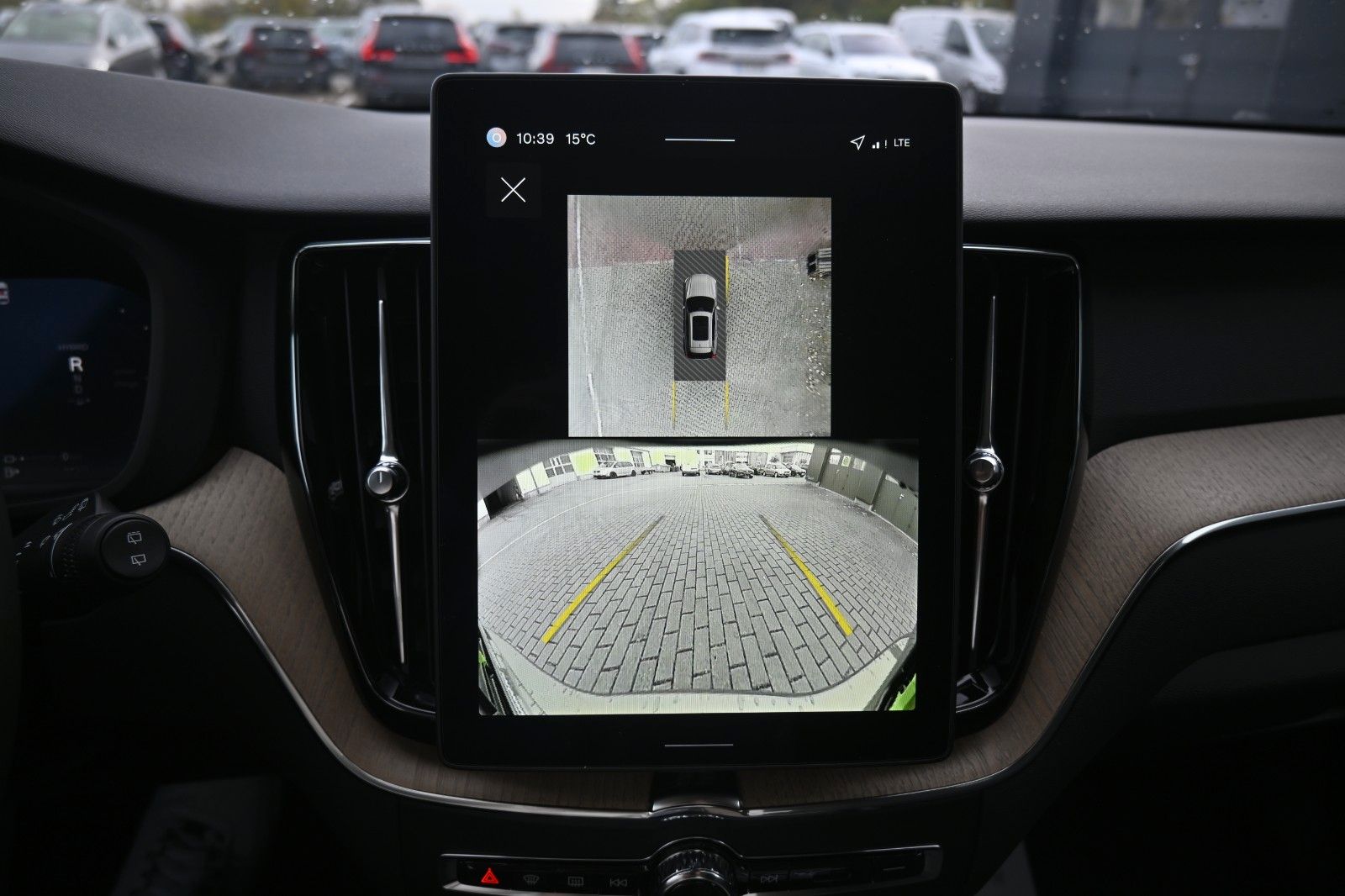 Fahrzeugabbildung Volvo XC60 Recharge T6 AWD Plus Dark