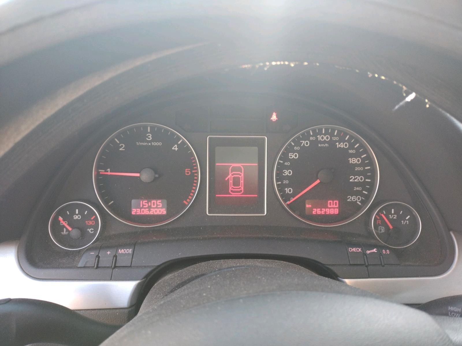 Audi A4 2004 — photo 11