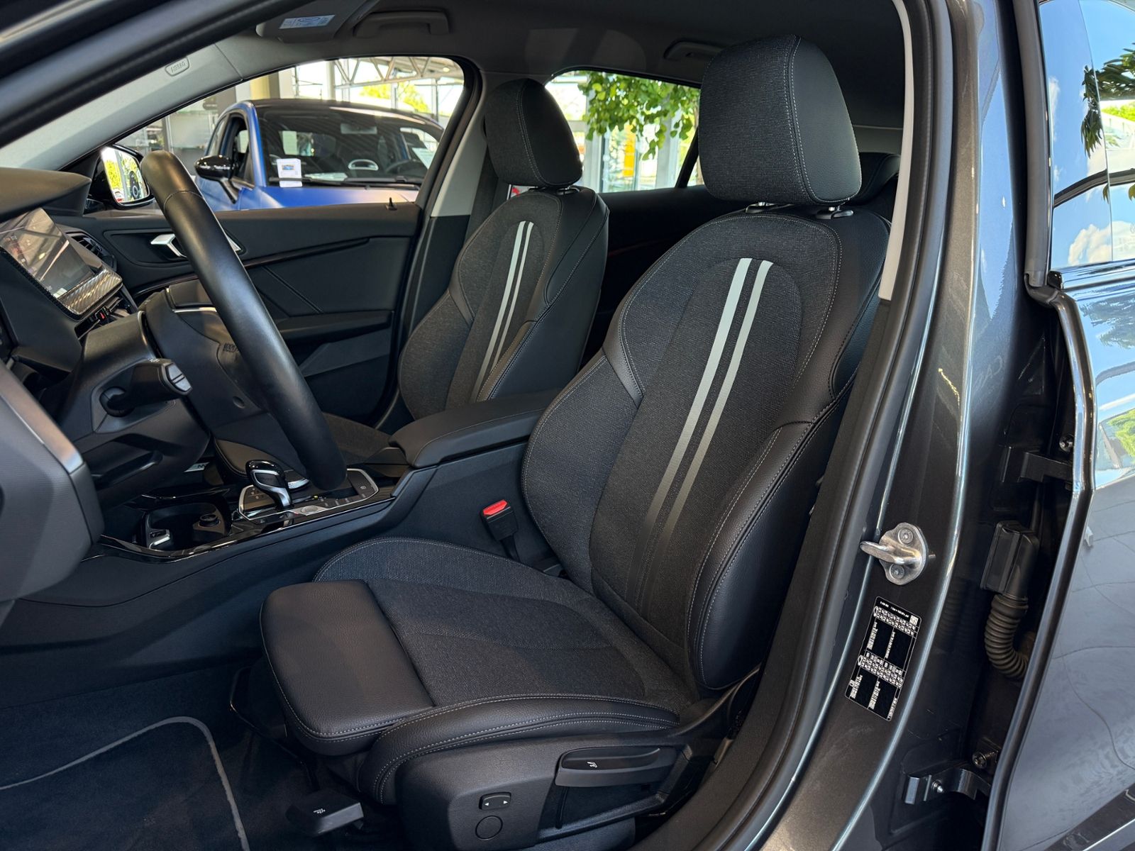 Fahrzeugabbildung BMW 120 i Sport Line LED NAVI ALU