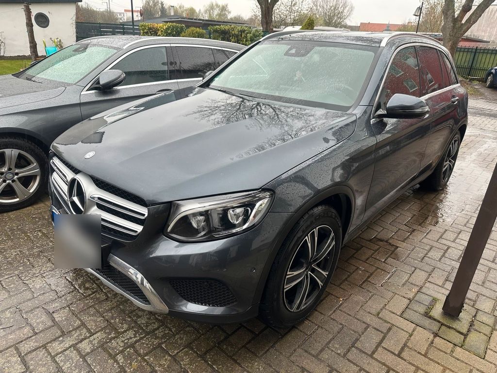 Image of Mercedes-Benz GLC 220