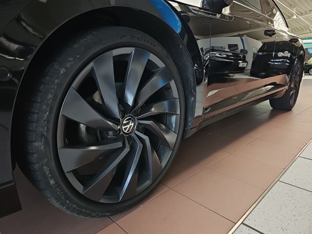 Fahrzeugabbildung Volkswagen Arteon Shooting Br. 2.0 TDI 4M DSG R-Line LEDER