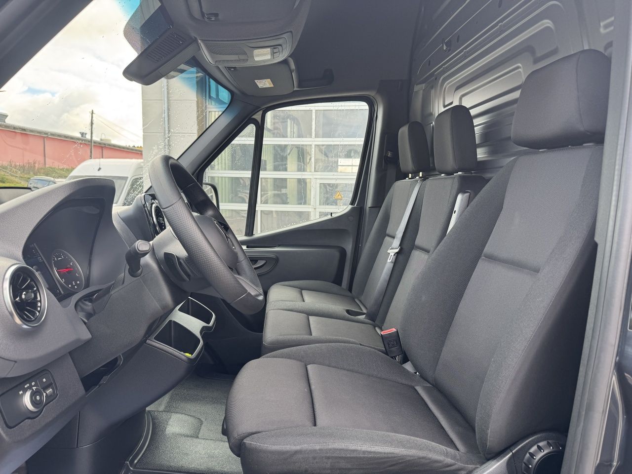 Fahrzeugabbildung Mercedes-Benz Sprinter 319CDI KA 4x4 L2H2 KlimaLED*CAM*AHK2.8T