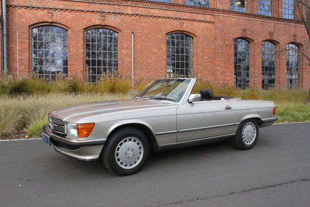 Mercedes-Benz SL 560