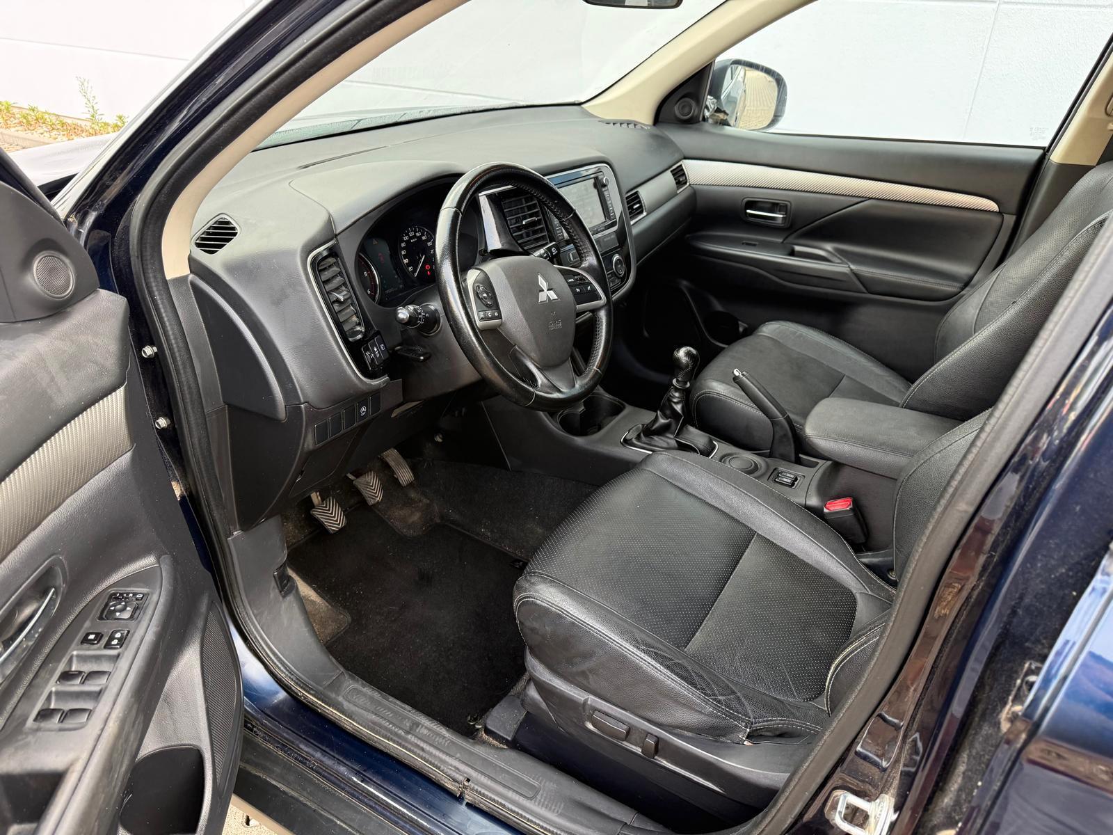 Mitsubishi Outlander ClearTec Invite 2WD 7-SITZER/LEDER