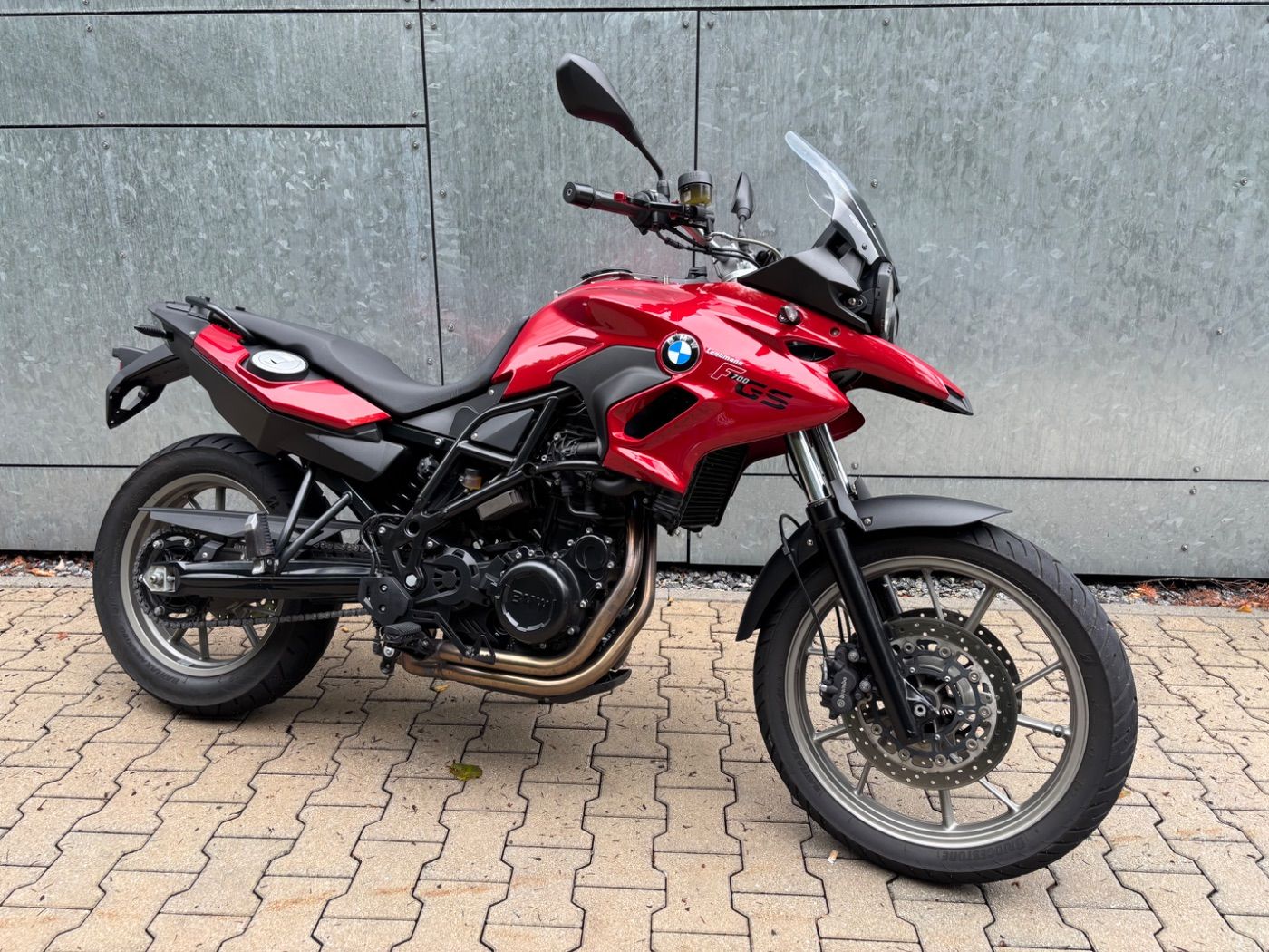 Fahrzeugabbildung BMW F 700 GS Tieferlegung LeoVince Endschalldämpfer