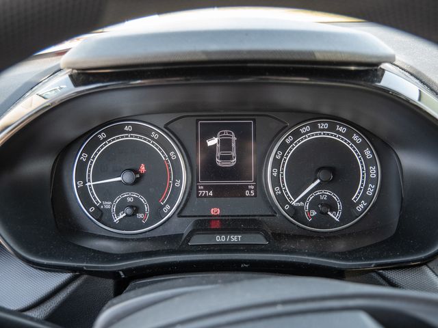 Fabia 1.0 Active KLIMA PDC SHZ LED SCHEINWERFER