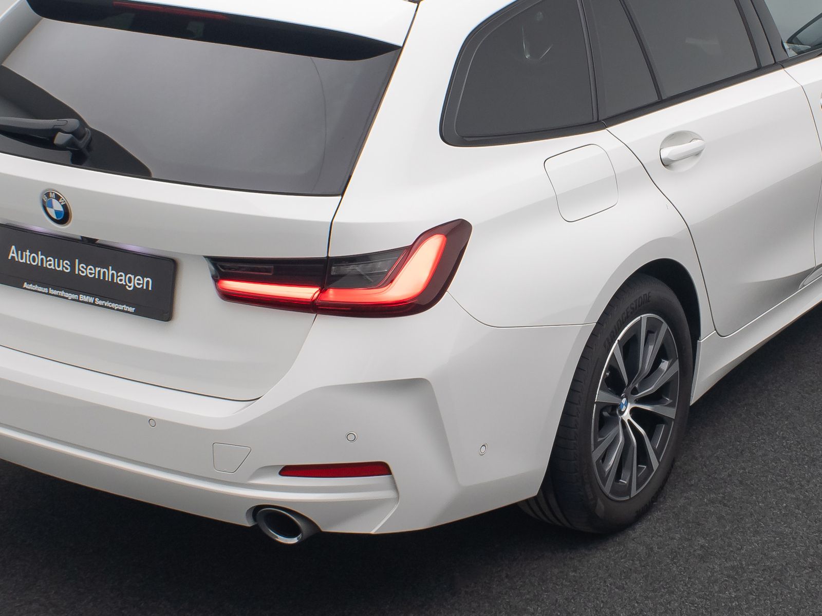 Fahrzeugabbildung BMW 320d Kamera DAB HiFi Panorama Sportsitz Leder