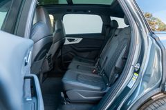 AUDI Q7 TDI / S LINE/ 22"/ ADVANCED/ PANO/ 7 SITZE AUDI Q7 TDI / S LINE/ 22"/ ADVANCED/ PANO/ 7 SITZE