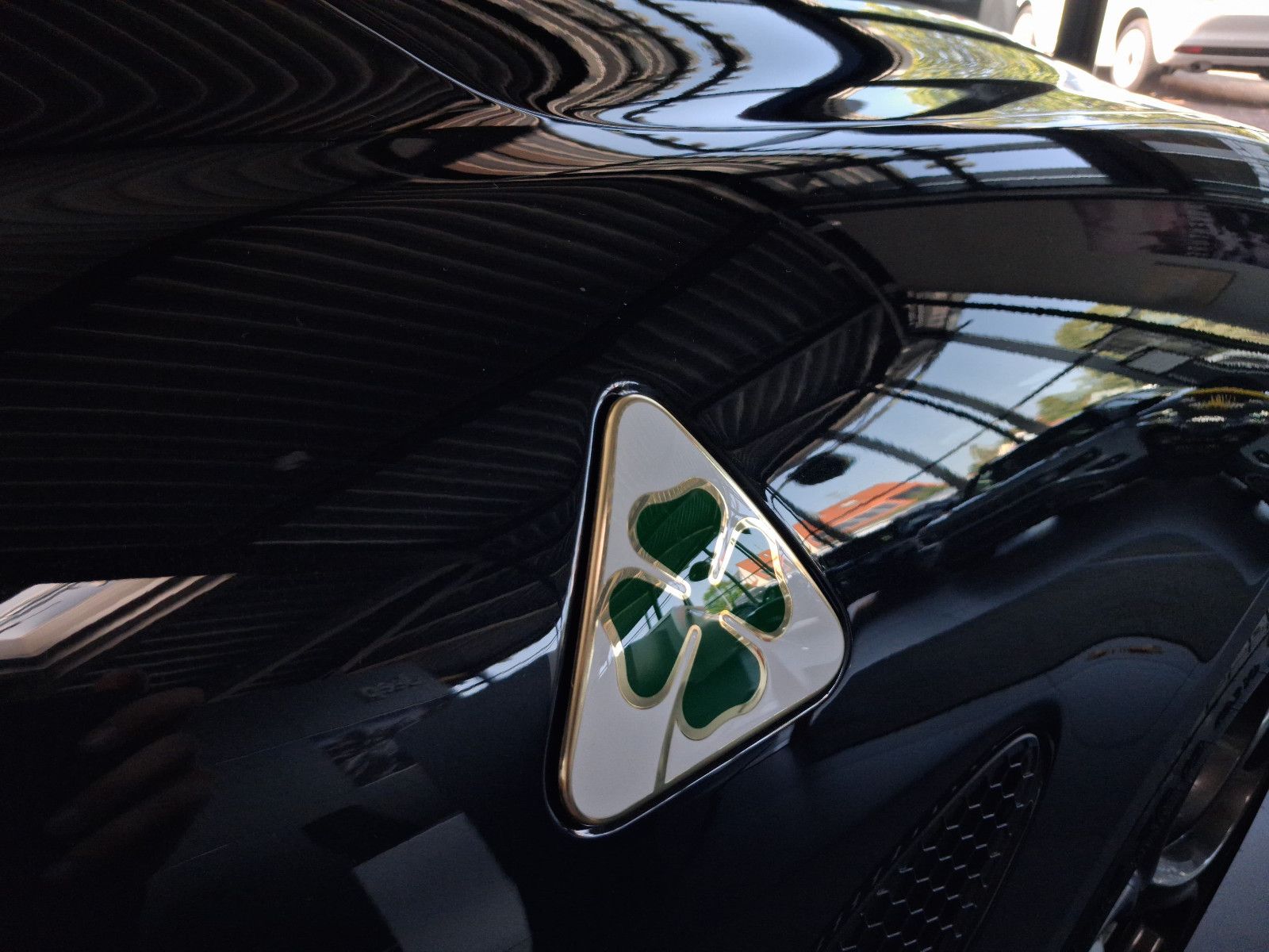 Fahrzeugabbildung Alfa Romeo Giulia Quadrifoglio Oro