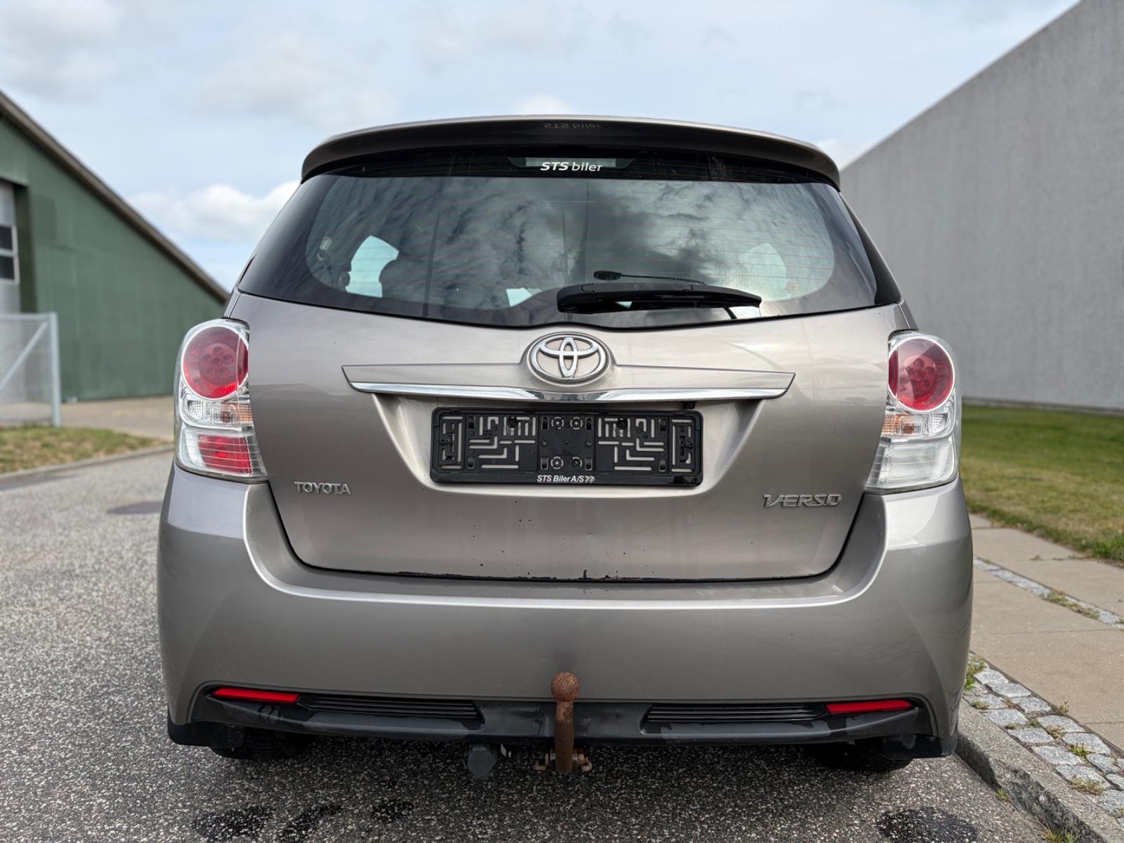 Toyota Verso 2015 — photo 6